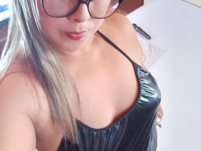 NatashaBeckeer - Live porn &amp; sex cam - 23084437