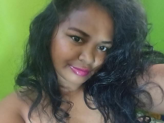 ChellaLove - Live porn &amp; sex cam - 23089025
