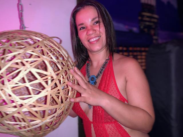 ChanelRosse - Camera khiêu dâm &amp; quyến rũ trực tiếp - 23094045