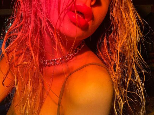 VikkyLikky - Porno na żywo i seks kamera - 23102381