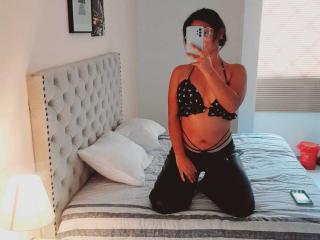EmilyKingsley - Live porn &amp; sex cam - 23105777