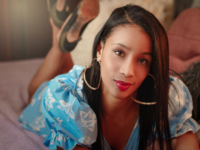 MaraFalcon - Porno na żywo i seks kamera - 23108033