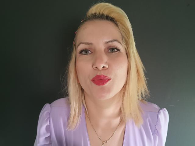 GiuliaAddams - Live porn &amp; sex cam - 23108389