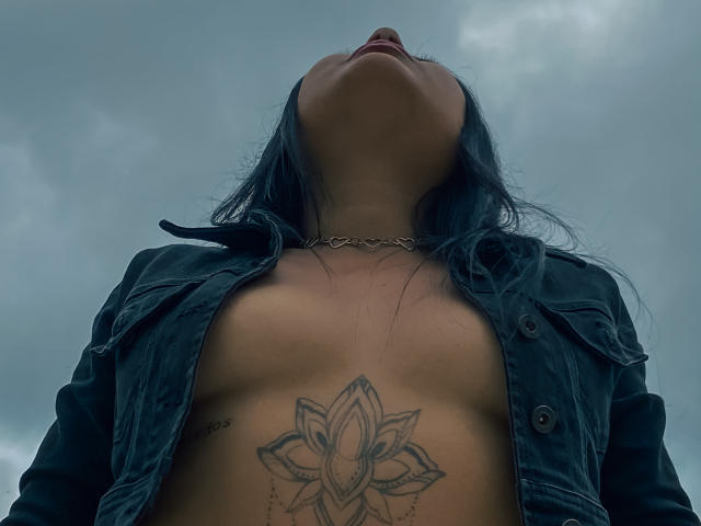 TiffanyLorena - Sexe cam en vivo - 23120629