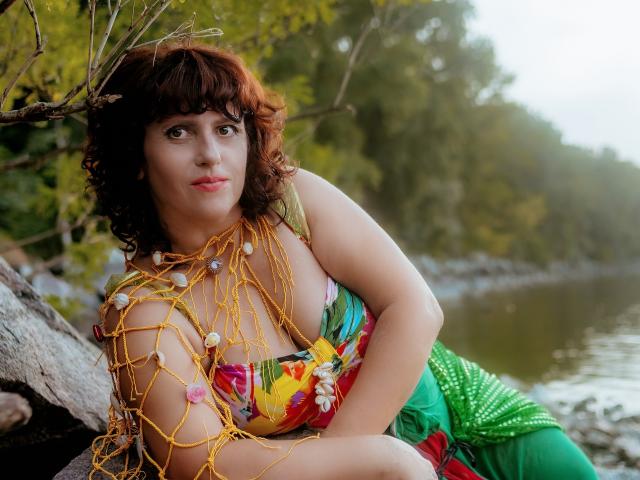 LuciaMii - сексуальная веб-камера в реальном времени - 23121385