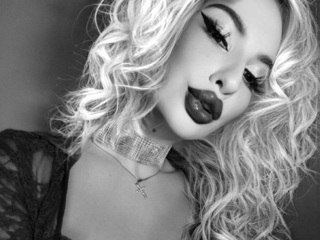 ElzaKomx - ライブポルノ&amp;セックスカム - 23122593