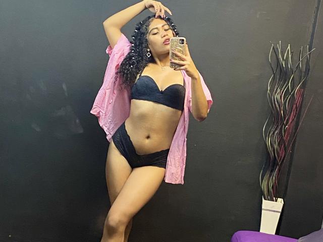 SophieSonyas - Live porn &amp; sex cam - 23122741