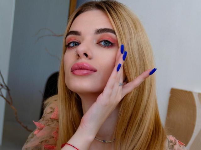 AdeleClifford - Live porn &amp; sex cam - 23125897