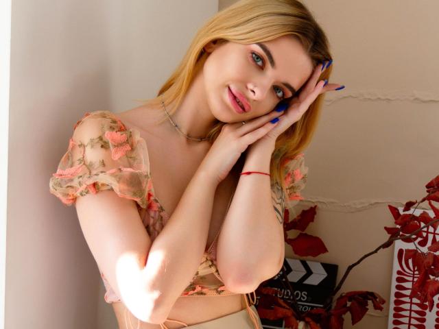 AdeleClifford - Live porn &amp; sex cam - 23126029