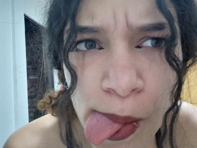 WendyBeckettX - Live sex cam - 23127929