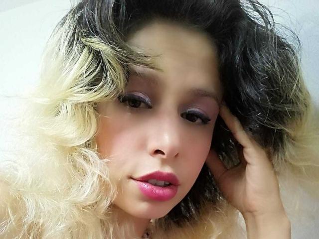 MagentaApern - Live porn &amp; sex cam - 23130189