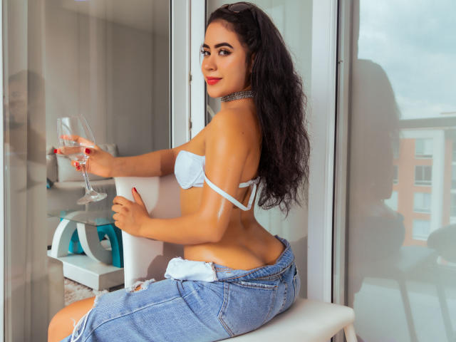 AlysaValente - Live porn &amp; sex cam - 23130389