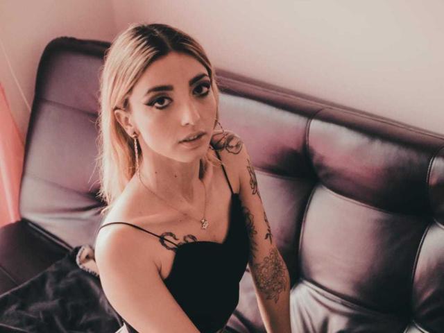 MiahParker - Live porn &amp; sex cam - 23131945