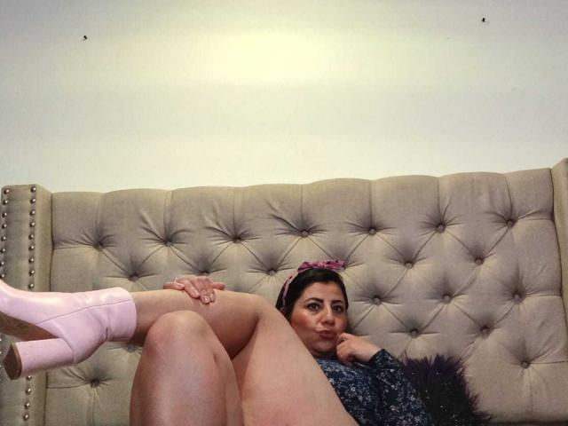 AngeleRoux - Live Sex Cam - 23131957