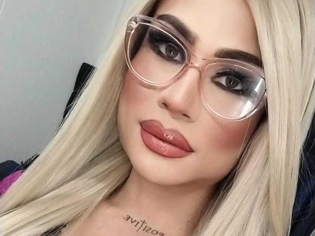 BriitanyMontarrey - Live porn &amp; sex cam - 23132265