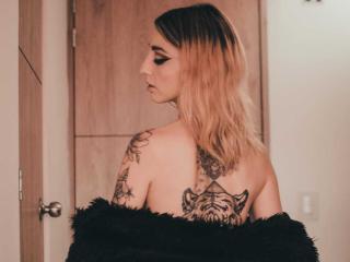 MiahParker - Live porn &amp; sex cam - 23133557