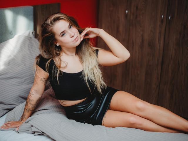 AvaHoney69 - сексуальная веб-камера в реальном времени - 23136529