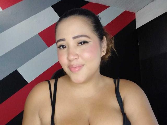 IamAhYours - Live porn &amp; sex cam - 23138125