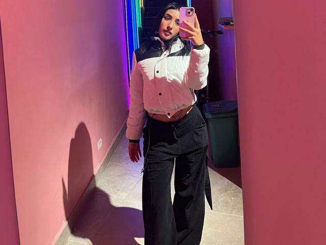 NickiClark - Live Sex Cam - 23151929