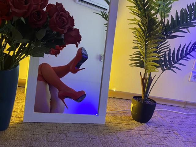 AlicePrings - פורנו בשידור חי ומצלמת סקס - 23152653