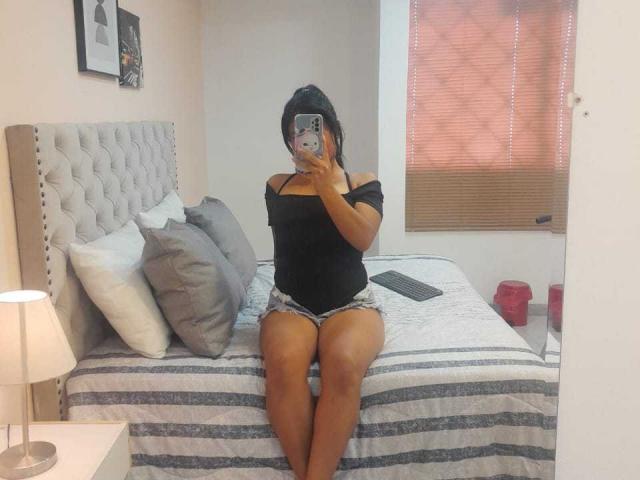 EmilyKingsley - Live porn &amp; sex cam - 23152741