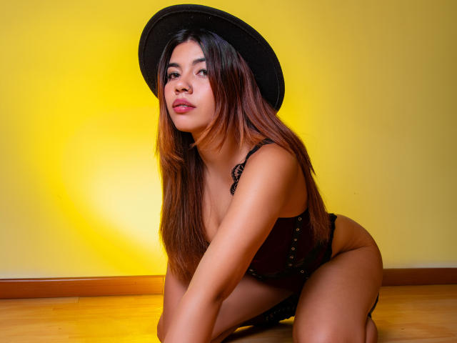 SofiaFerri - Live porn &amp; sex cam - 23153221