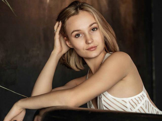 BrittanySweet - Live porn &amp; sex cam - 23155077