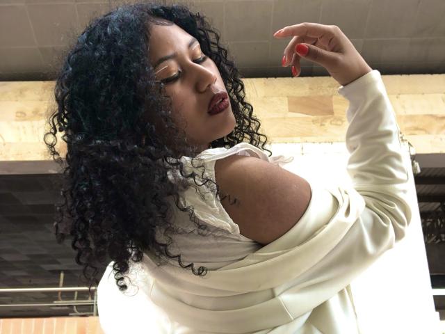 SophieSonyas - Live porn &amp; sex cam - 23155281