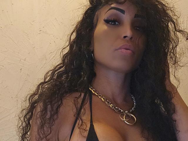 SquirtLatinQueen - Sexe cam en vivo - 23159121