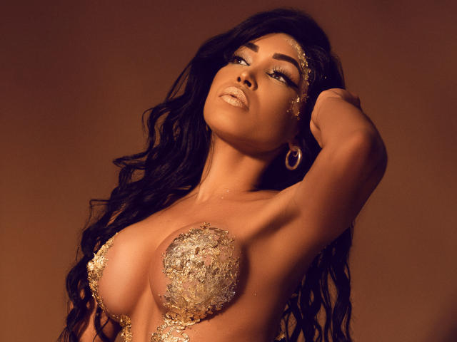 SquirtLatinQueen - Live porn &amp; sex cam - 23159277