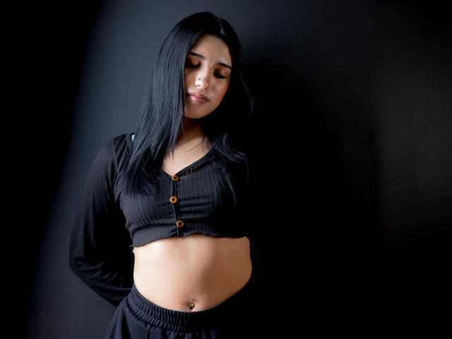 NickiClark - Élő pornó és szexkamera - 23165089