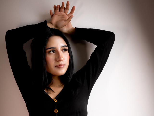 NickiClark - Live sex cam - 23165125