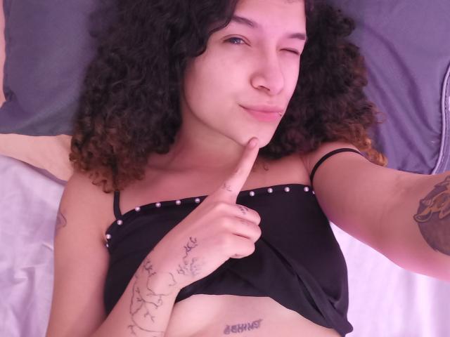 WendyBeckettX - Live porn &amp; sex cam - 23179137