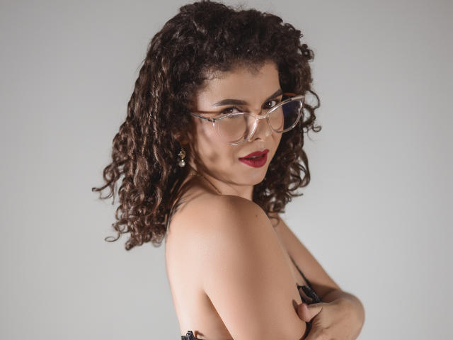 KellyWolfy - Live porn &amp; sex cam - 23186569