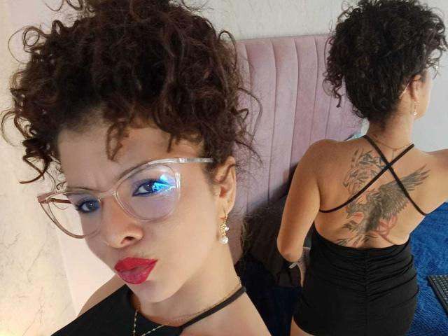 KellyWolfy - Live porn &amp; sex cam - 23186729