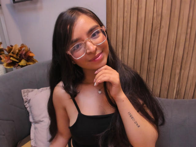 EvaMcAllister - Live sex cam - 23196565