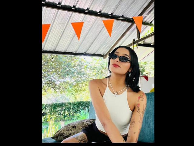 SalomeMille - Live sex cam - 23202513