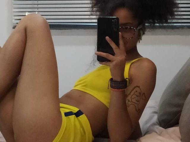 RahiaRobyn - Live sex cam - 23207909