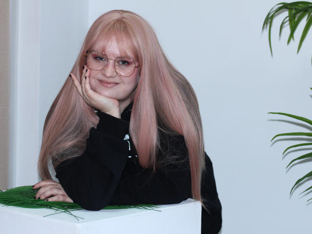 VladaFovard - Live porn &amp; sex cam - 23212645