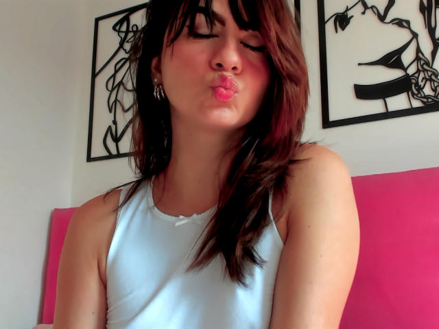 KariCarter - Live sex cam - 23217189