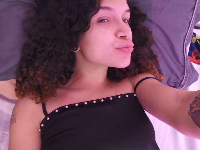 WendyBeckettX - Live sex cam - 23219353