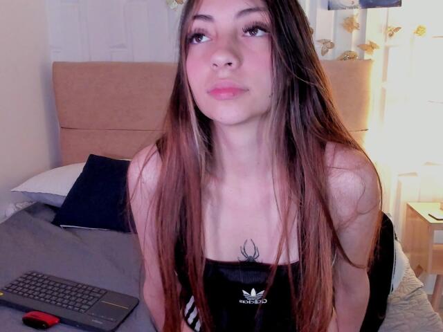 AntonellaFerrara - Live porn &amp; sex cam - 23221401