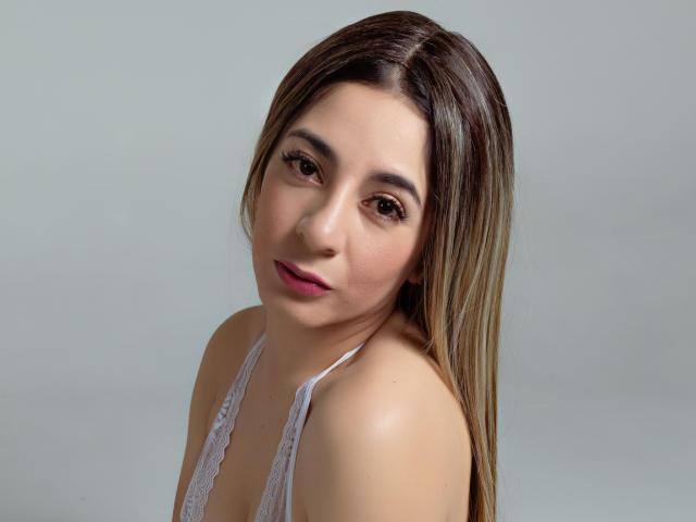 AntonellaWilliams - Live porn &amp; sex cam - 23222629