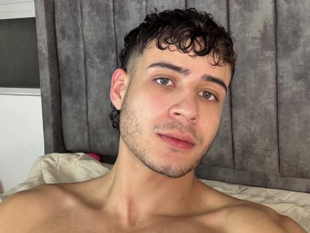 SofiaAndgeordi - Live porn &amp; sex cam - 23223413