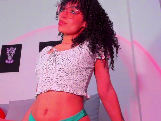 NickiBloom - Live Sex Cam - 23225549