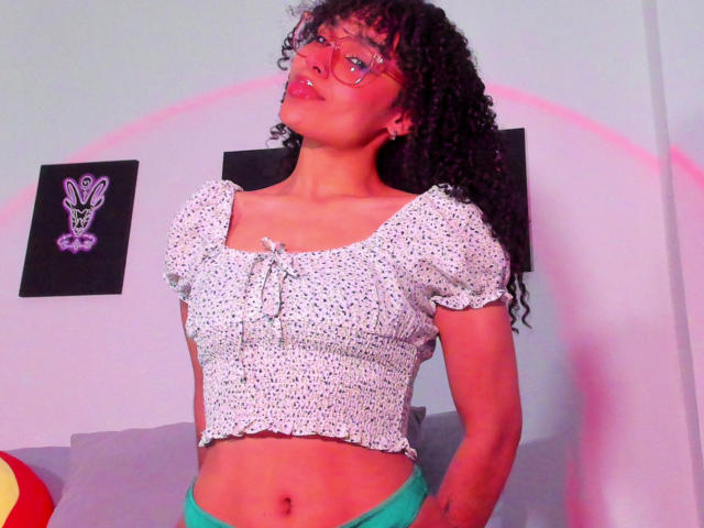NickiBloom - Live sex cam - 23225561