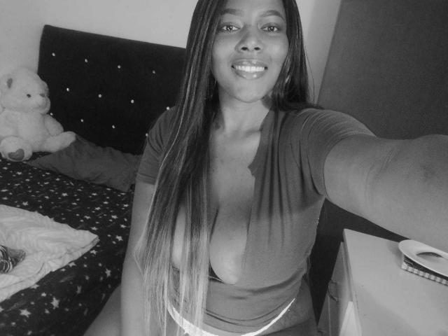 EmiraHot - Live porno og sexkamera - 23231009