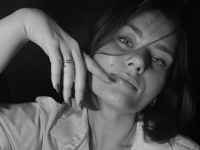 AdrianaXFlirt - Live porn &amp; sex cam - 23240165