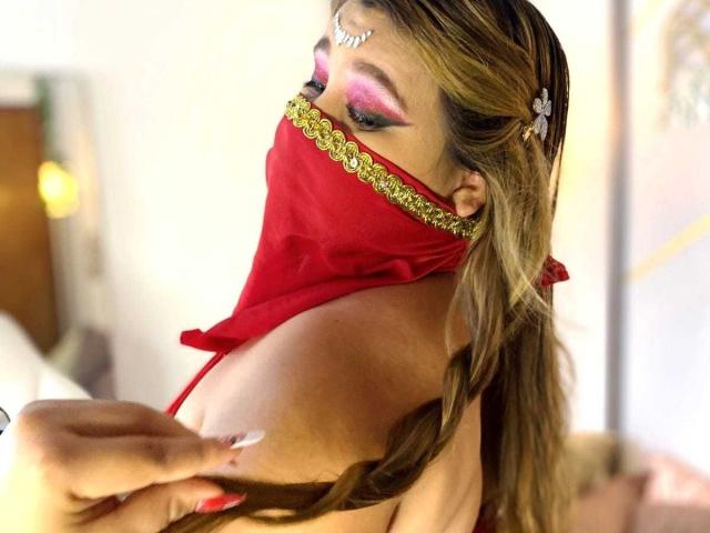 SalmaAzaman - Live sex cam - 23246409