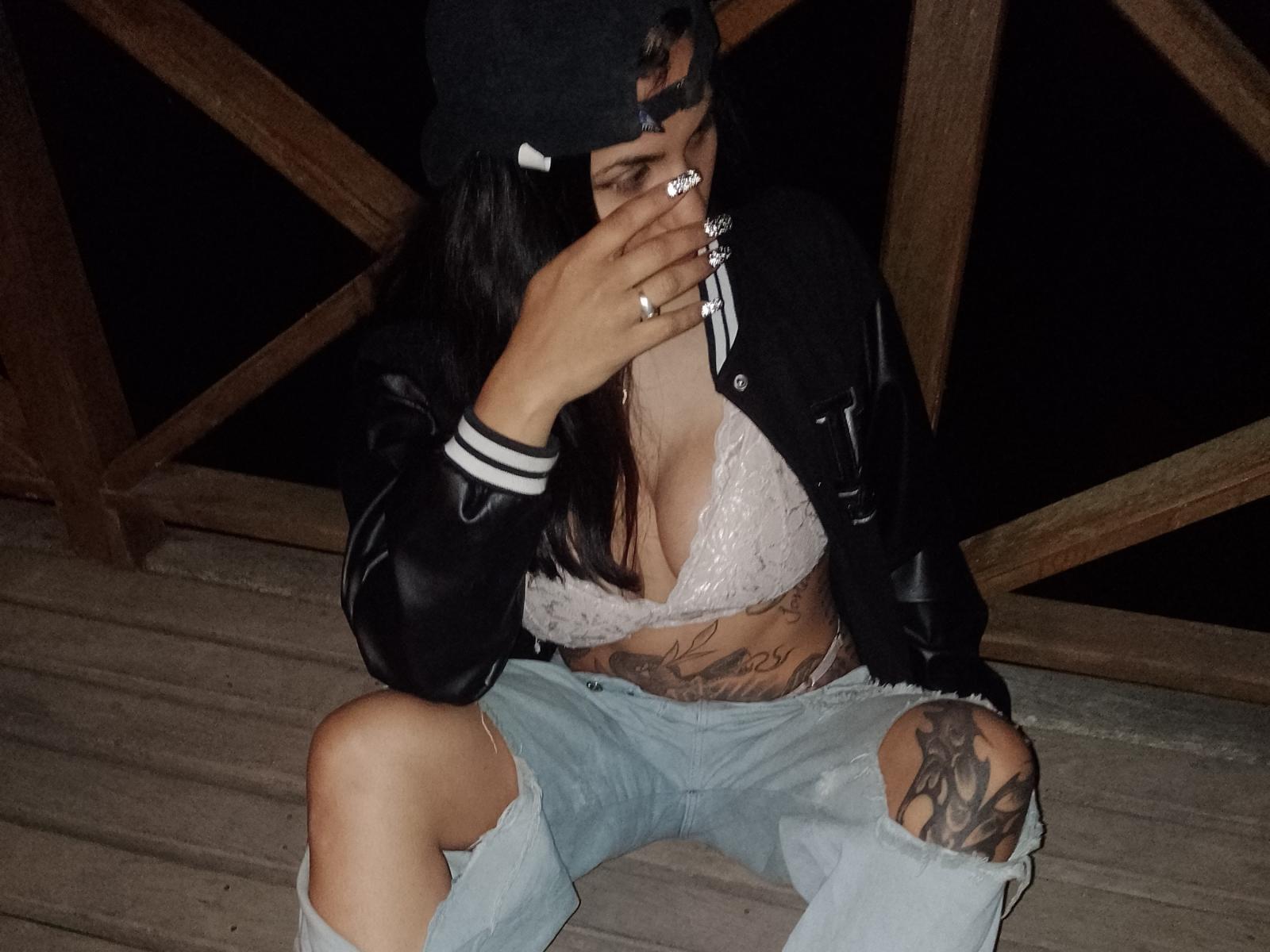 MiaFinaa - сексуальная веб-камера в реальном времени - 23253969